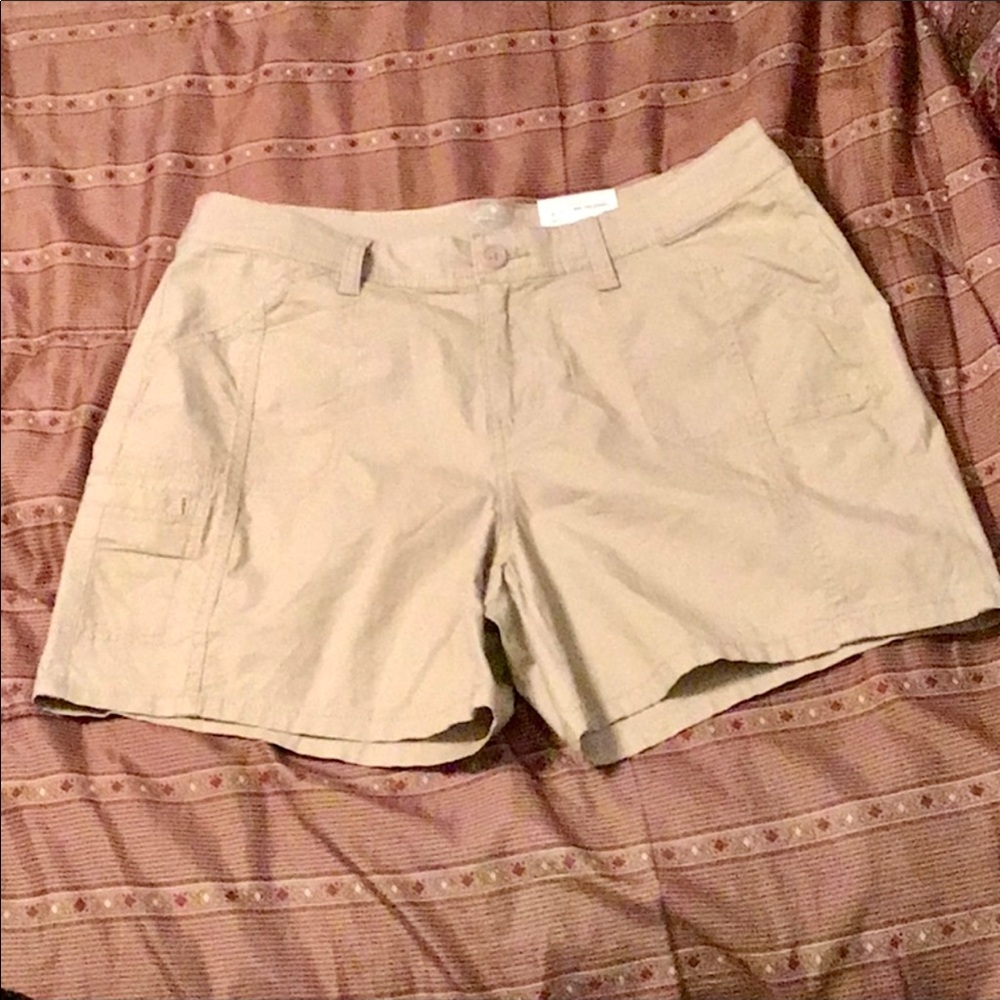 ST. JOHN’S BAY Mid-Rise Khaki Shorts